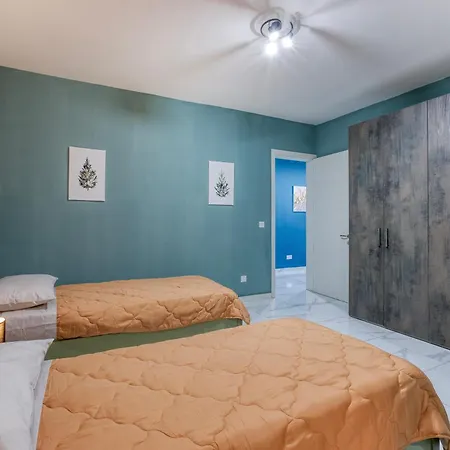 Апартаменты Relaxing 2br With Private Balcony In By 360 Estates *