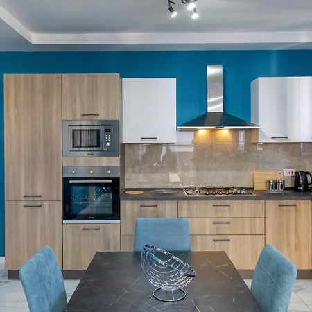 Relaxing 2br With Private Balcony In By 360 Estates