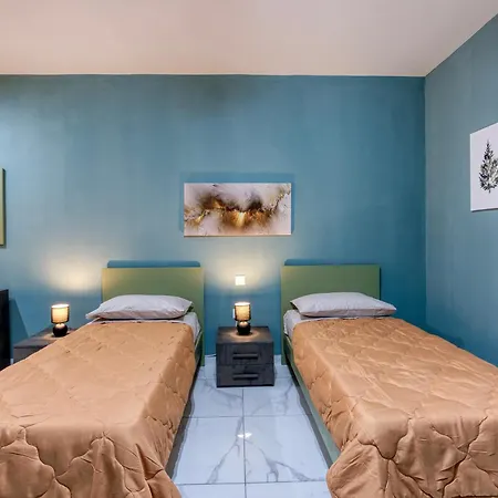 Relaxing 2br With Private Balcony In By 360 Estates *