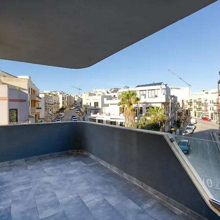 Relaxing 2br With Private Balcony In By 360 Estates *