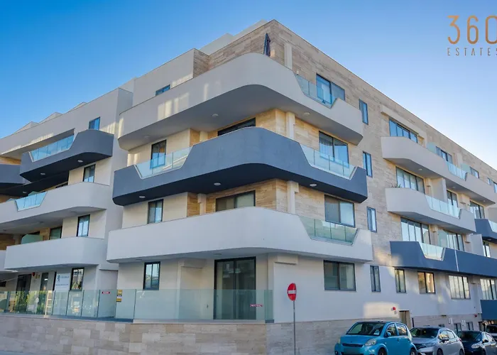 Relaxing 2br With Private Balcony In By 360 Estates المليحة