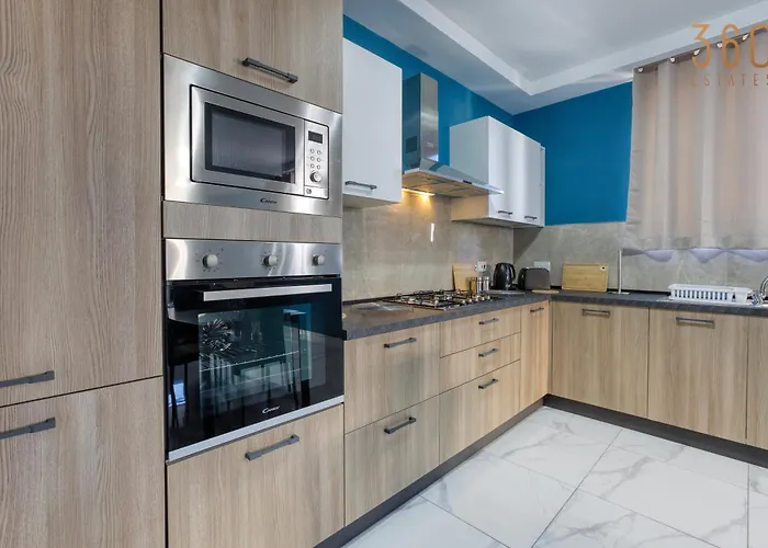 Relaxing 2br With Private Balcony In By 360 Estates شقة المليحة